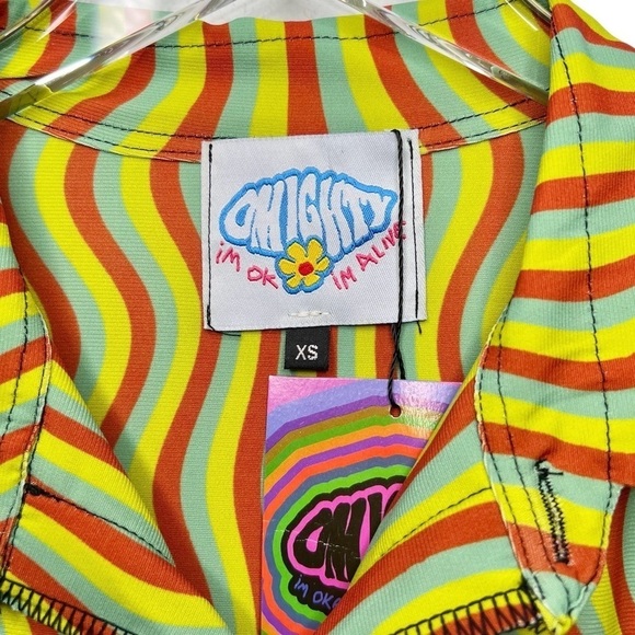 OMighty Dolls Kill The Squiggly Rainbow Button Front Women’s Stretch Shirt Sz XS - Picture 4 of 11